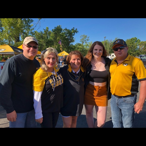 Meet your Posher, Julie - Picture 3 of 6